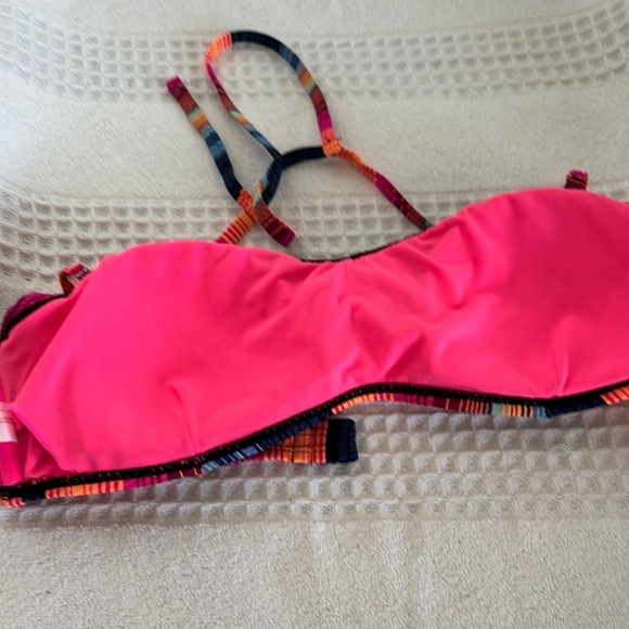 No Boundaries Multicolor Striped Halter Top - Picture 5 of 6